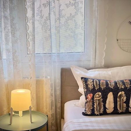 Perfect Place To Stay Self Check In-24H-Netflix-Wifi Resita Esterno foto