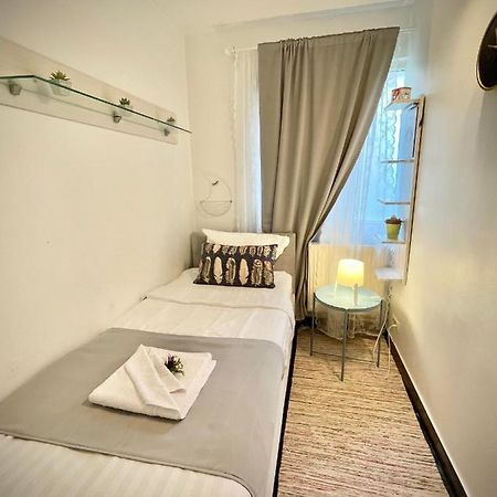 Perfect Place To Stay Self Check In-24H-Netflix-Wifi Resita Esterno foto