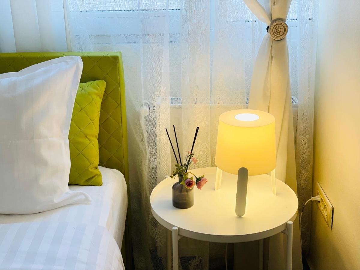 Perfect Place To Stay Self Check In-24H-Netflix-Wifi Resita Esterno foto
