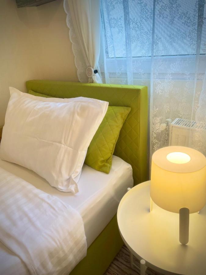 Perfect Place To Stay Self Check In-24H-Netflix-Wifi Resita Esterno foto