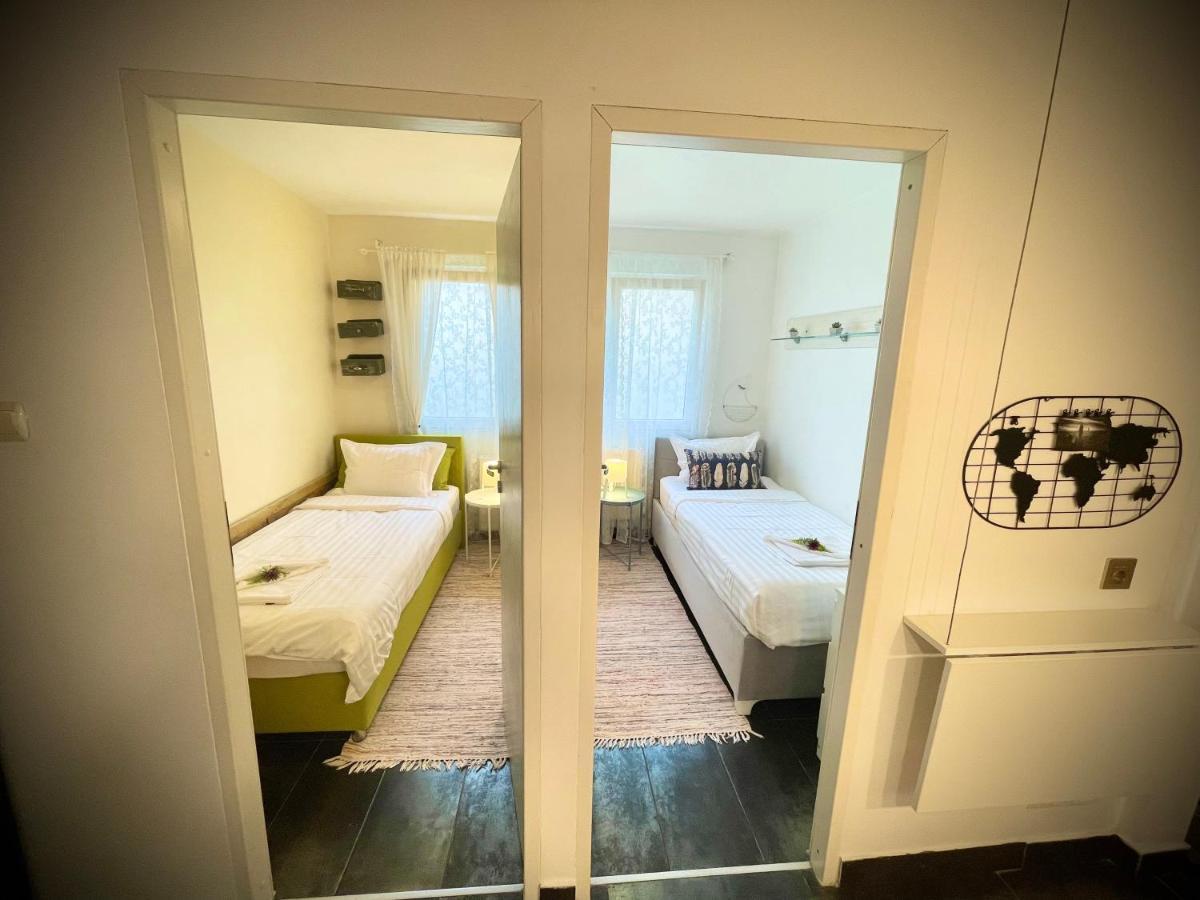 Perfect Place To Stay Self Check In-24H-Netflix-Wifi Resita Esterno foto
