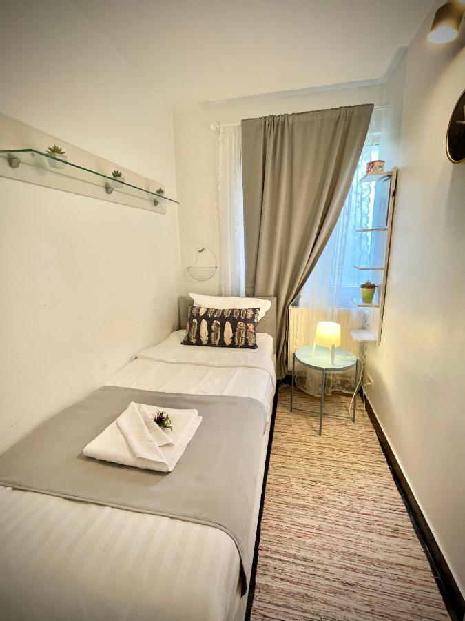 Perfect Place To Stay Self Check In-24H-Netflix-Wifi Resita Esterno foto