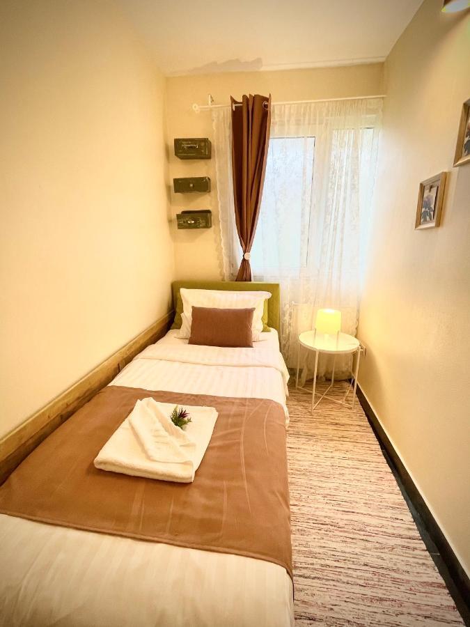 Perfect Place To Stay Self Check In-24H-Netflix-Wifi Resita Esterno foto
